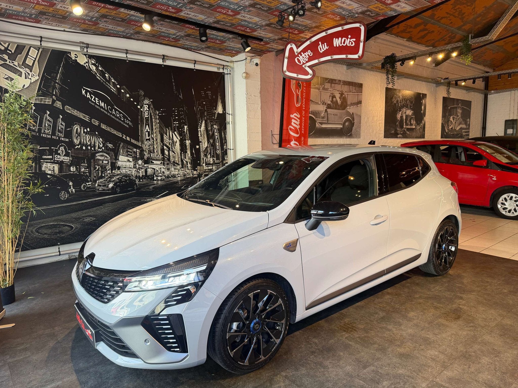 Renault Clio Hybrid 1.6i E-TECH ALPINE * CUIRS * CAM * FULL, Autos, Argent ou Gris, Achat, Entreprise, Noir