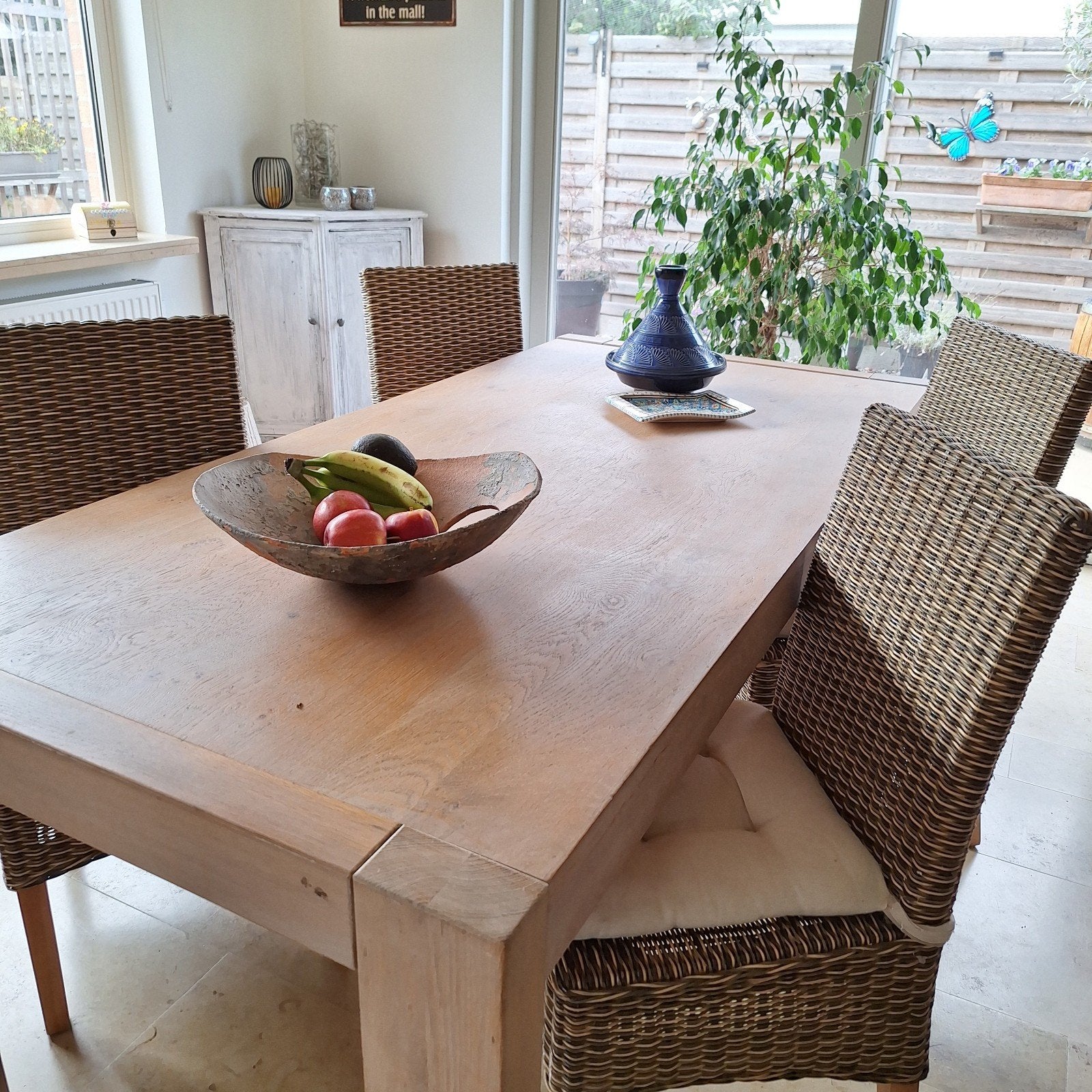 stevige mooie tafel met 4 gratis stoelen, Enlèvement