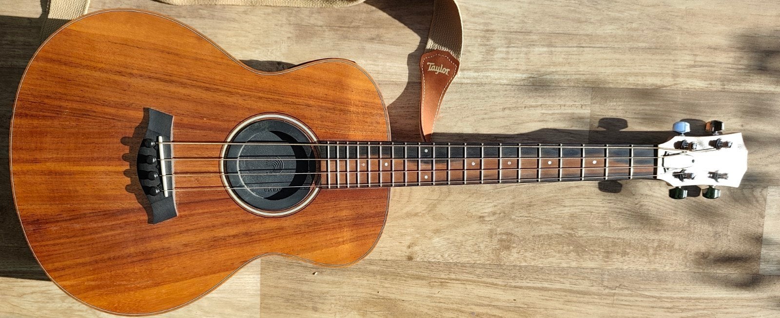 Basse GS mini Taylor, Musique & Instruments, Enlèvement, Comme neuf, Autres types, Avec valise