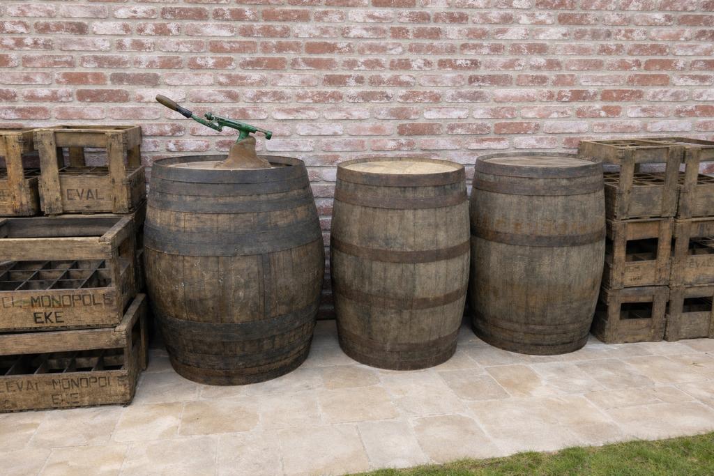 Authentieke houten wijn-/whiskeytonnen – 180L, Tuin en Terras, Ophalen, Zo goed als nieuw, Hout