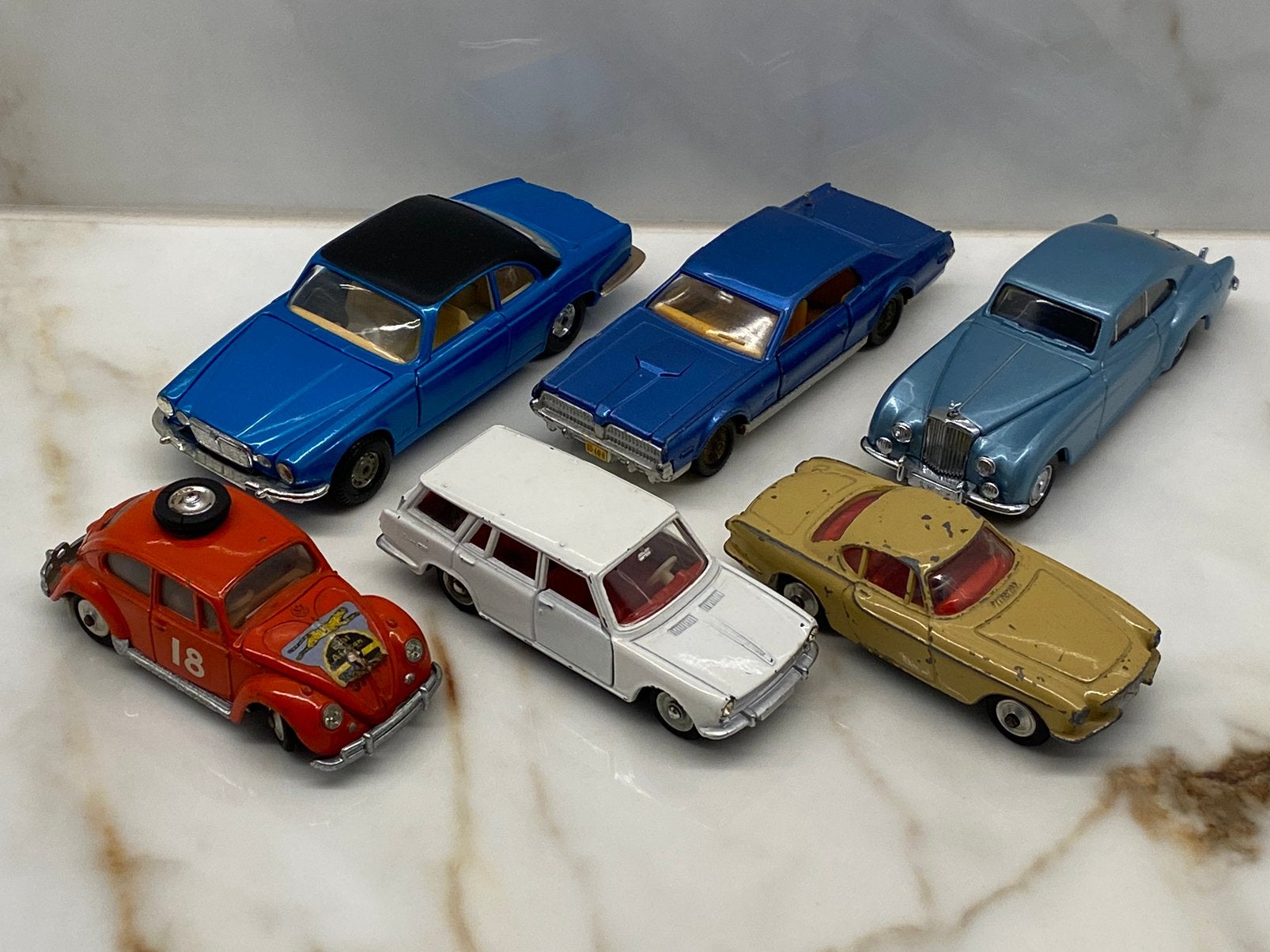 Dinky Toys/Corgi/... 6 modèles - 1:43, Enlèvement ou Envoi, Comme neuf, Voiture, Corgi