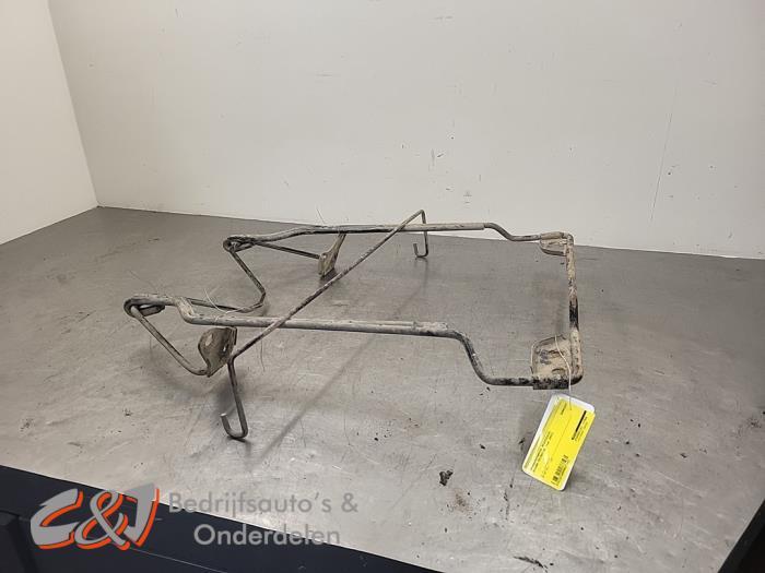 Ophangmechaniek reservewiel van een Nissan Primastar, Gebruikt, -, -, Ophalen of Verzenden