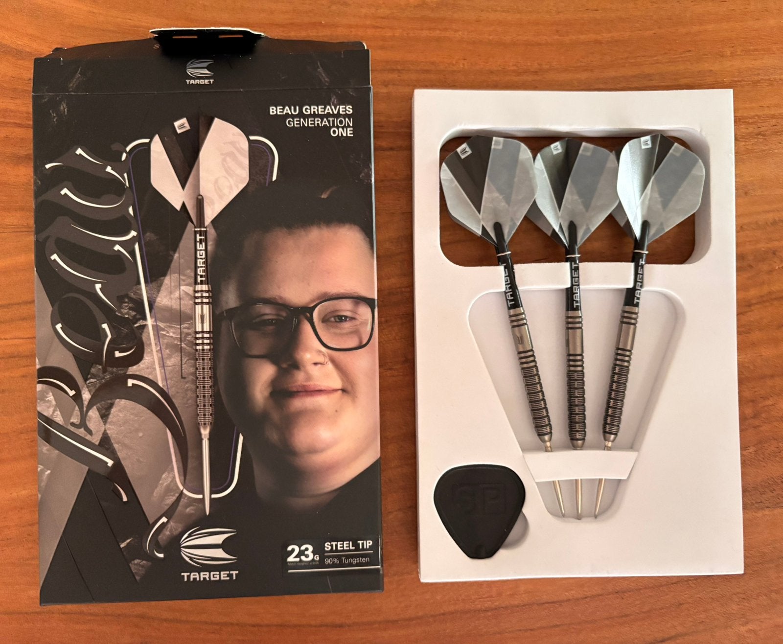 Target Beau Greaves G1 Swiss Point 23gr, Sport en Fitness, Darts, Ophalen of Verzenden, Nieuw, Pijlen