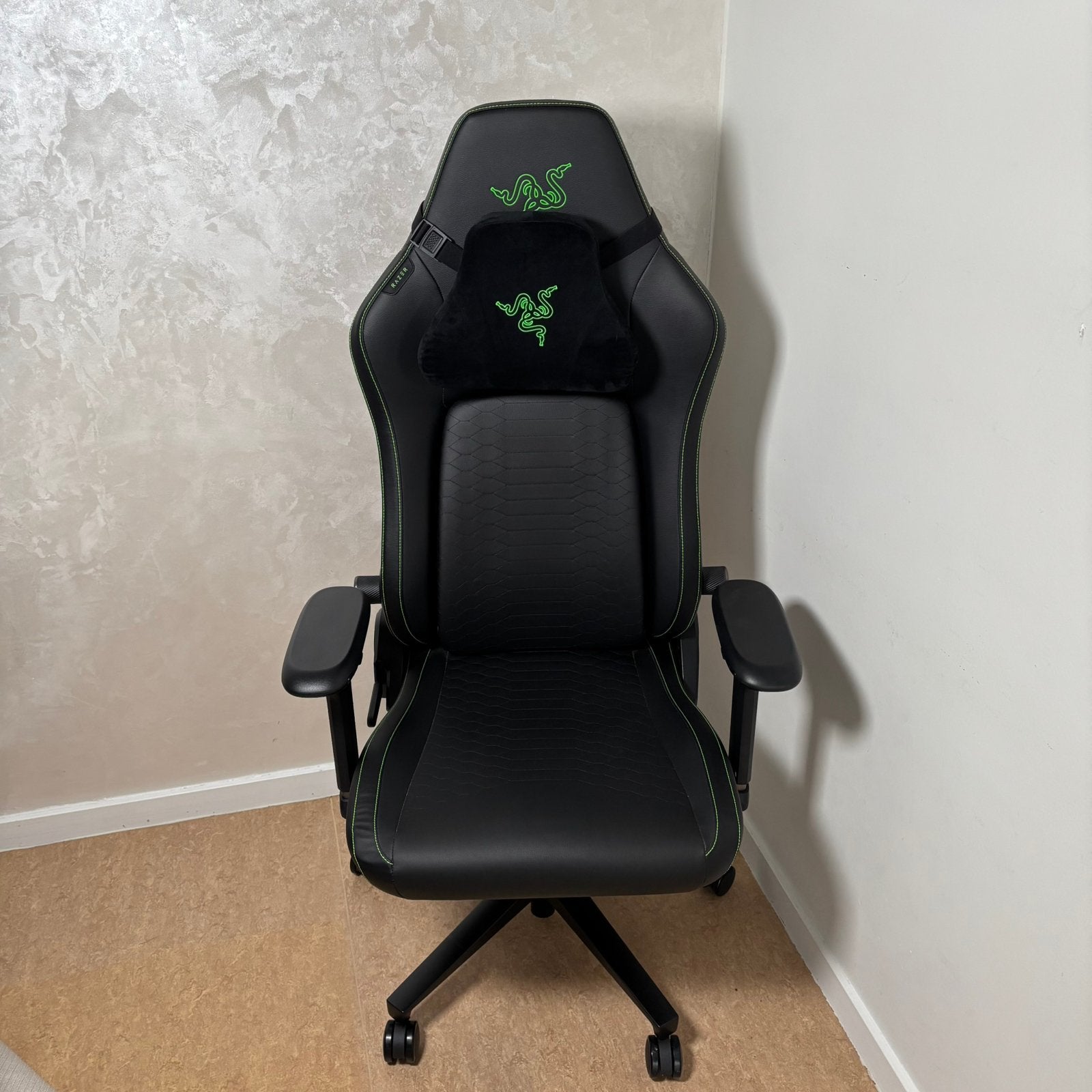 Razer Iskur V2 NewGen, Huis en Inrichting, Ophalen, Zwart, Zo goed als nieuw, Gaming bureaustoel