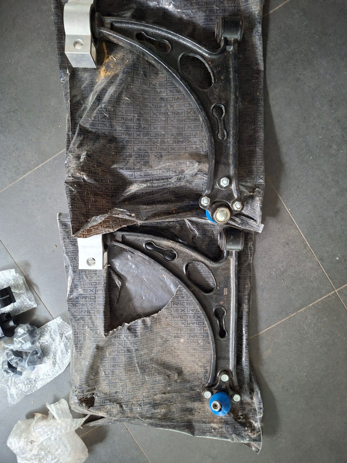 Bras de suspension avant (triangles) – VW Golf 5 Audi A3, Ophalen of Verzenden, Nieuw, Audi