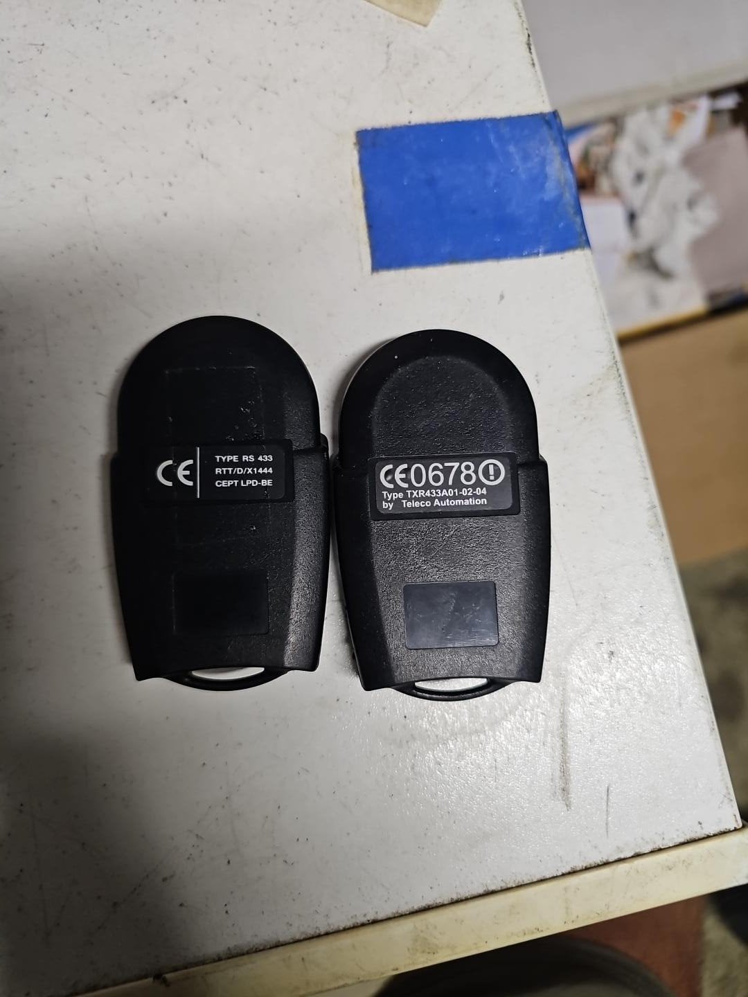 2x MAC / Teleco poortopeners – 433 MHz, Doe-het-zelf en Bouw, Ophalen