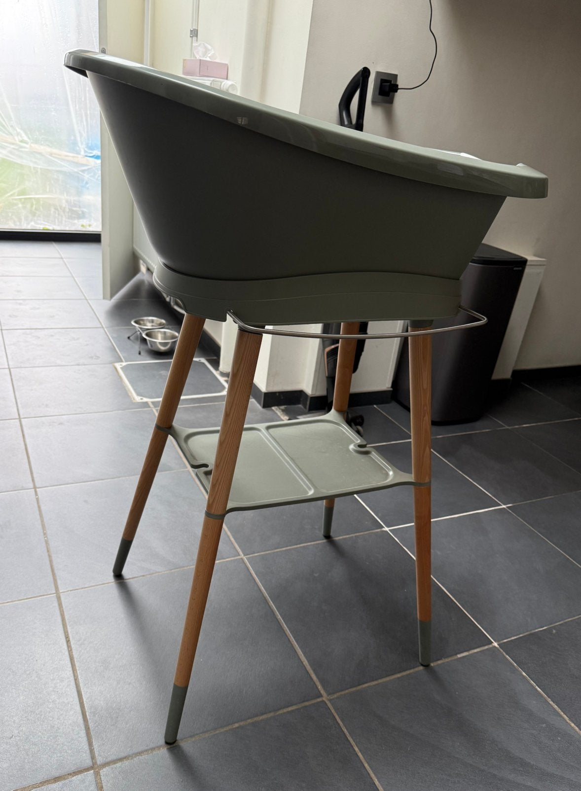 Baignoire et support de baignoire Bebe-Jou, Enfants & Bébés, Bains & Soins, Enlèvement, Comme neuf