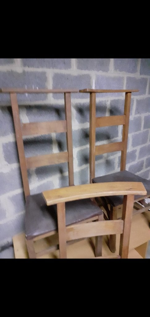 Gratuit ! 5 Chaises d'église, vintage, Ophalen