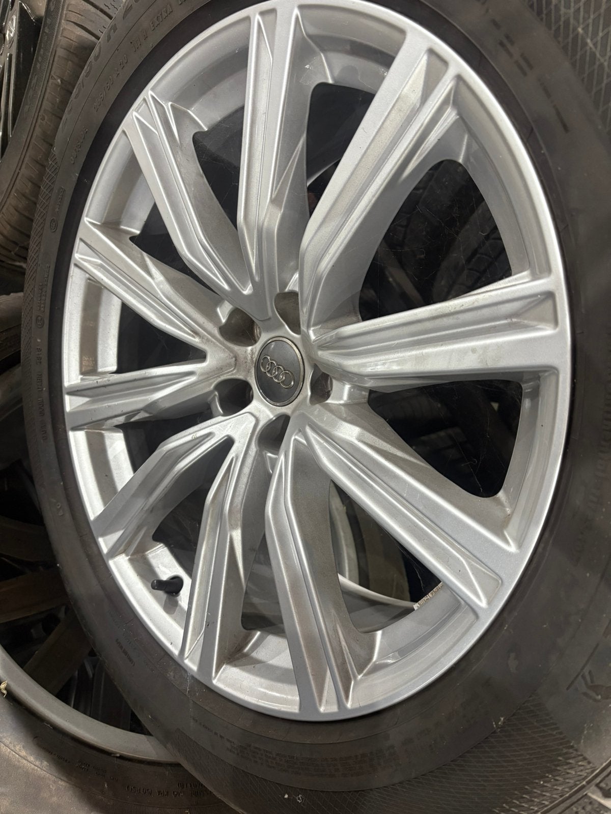 Kits pour audi Q8 Qs8 en 265 50 20 continental 6mm, Autos : Pièces & Accessoires, Enlèvement, Pneus hiver, Pneu(s)