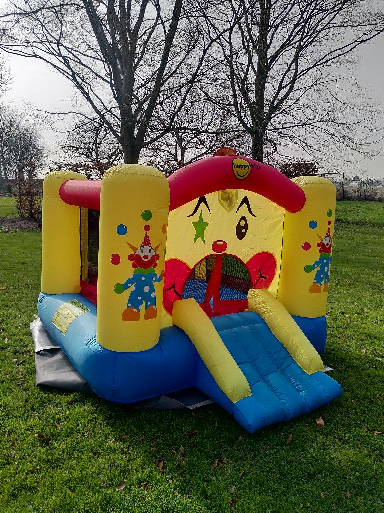 petit chateau gonflable HAPPYTOWN, Kinderen en Baby's, Speelgoed | Buiten | Springkussens, Ophalen, Zo goed als nieuw