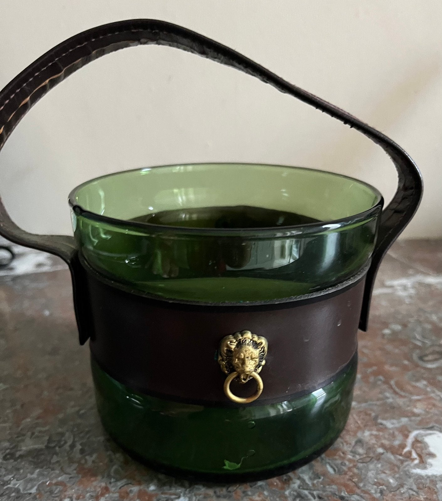 Porte glacons en verre, Enlèvement
