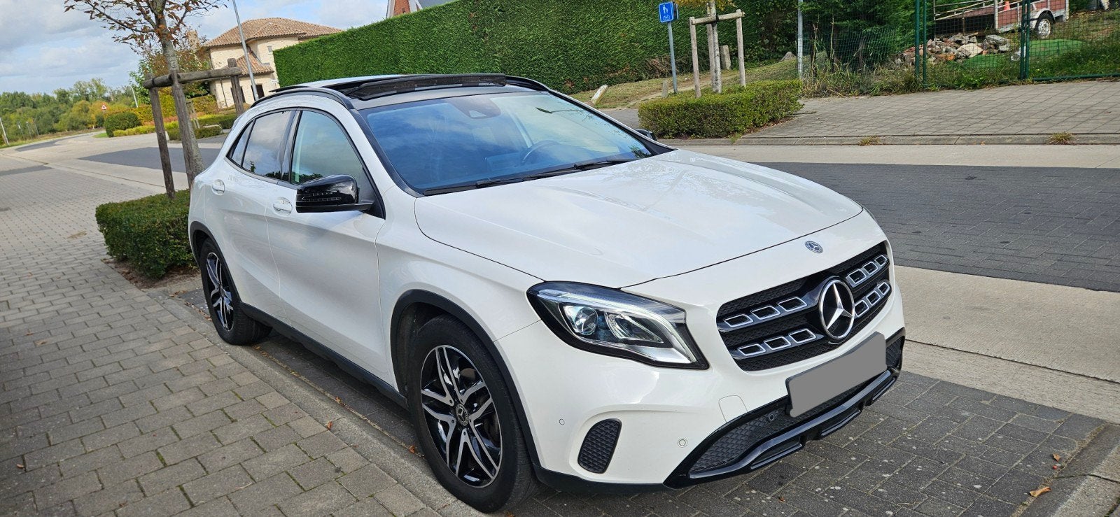 Mercedes GLA 180 benzine, Automaat., Automaat, Euro 6, Leder en Stof, Bluetooth