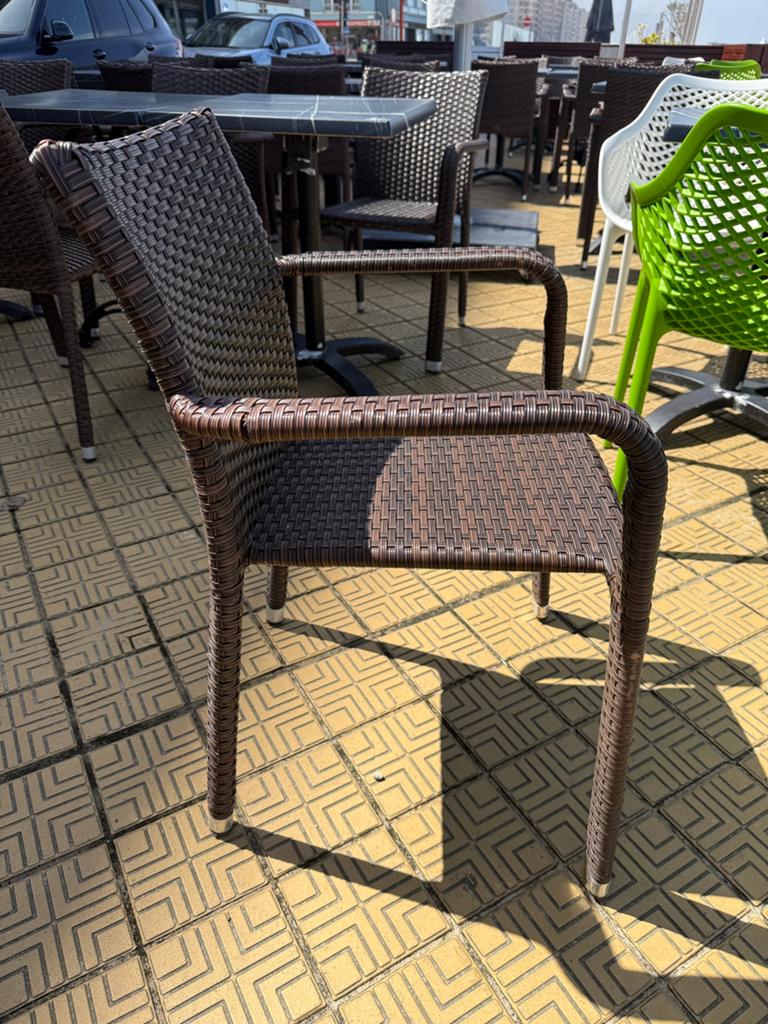 40 chaises Prix :10€ piec  / 40 Terrasstoelen 10€/stuk, Ophalen, Zo goed als nieuw
