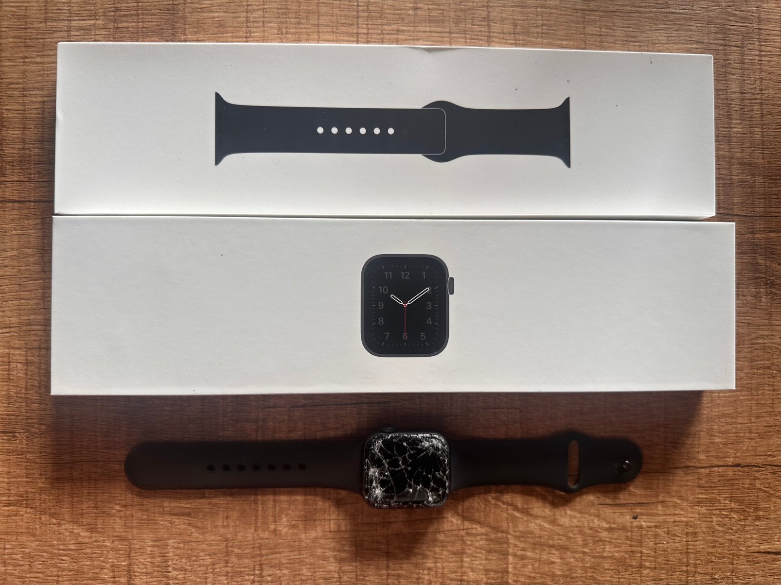 Apple Watch SE 40 mm gris sidéral, Bijoux, Sacs & Beauté, Montres de sport, Utilisé, iOS, Distance, Bandage calorique, État, GPS