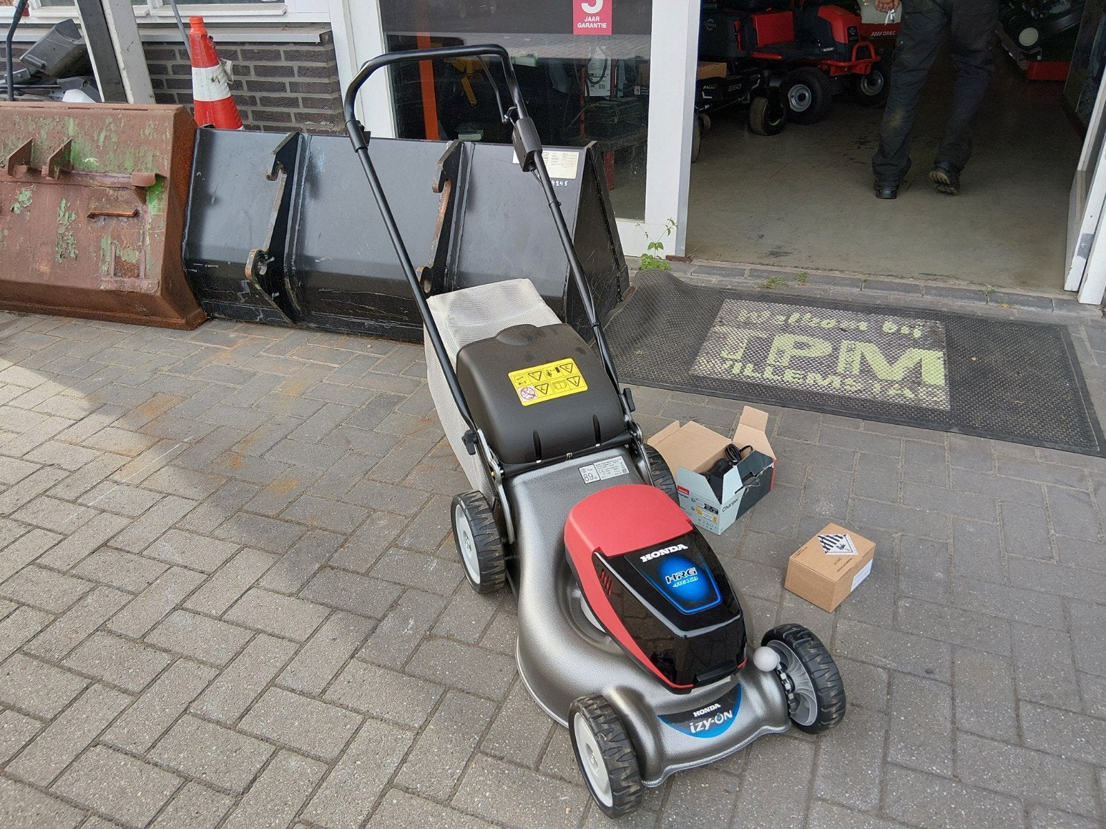 Honda hrg accu grasmaaier met accu en opladder, Neuf, Tondeuses à gazon sur batterie, Honda., Tondeuse rotative