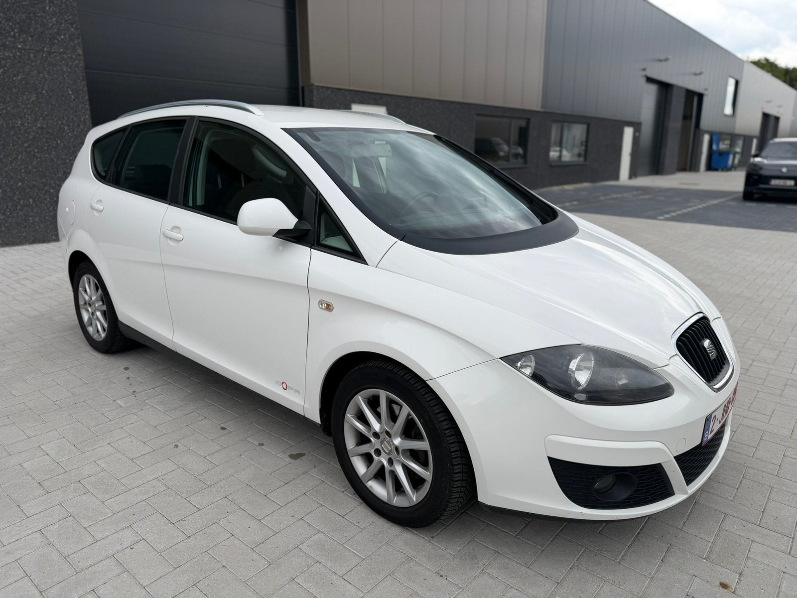 Seat Altea XL 1.6 Tdi Automaat!! 2011 euro 5, Auto's, Euro 5, Zwart, 4 cilinders, Altea XL
