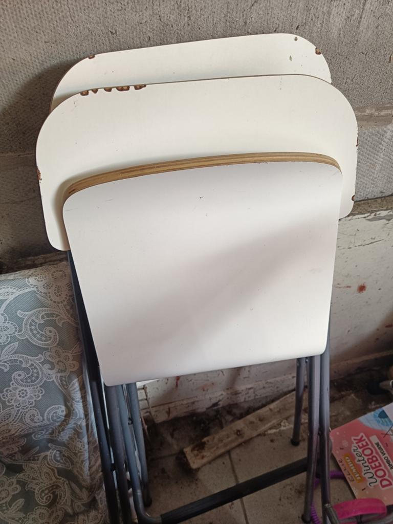 Ikea barkrukken, Enlèvement