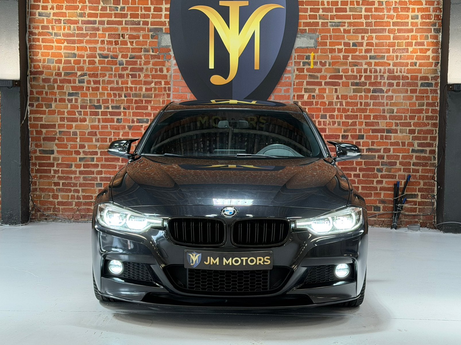 BMW 320i M-Pack */LED/Cockpit/Automaat/Navi*, Auto's, Automaat, 1998 cc, Alcantara, Zwart