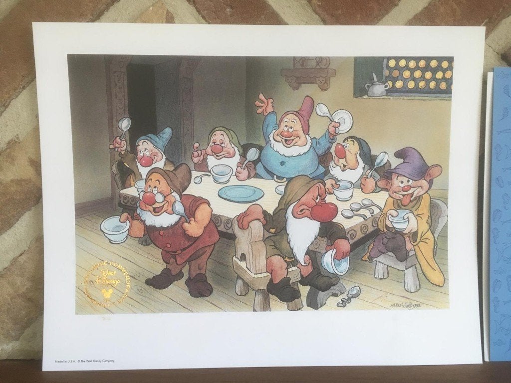 Lot de 2 photos officielles Walt Disney, Enlèvement ou Envoi, Peter Pan ou Pinocchio, Comme neuf, Papier, Carte ou Papeterie