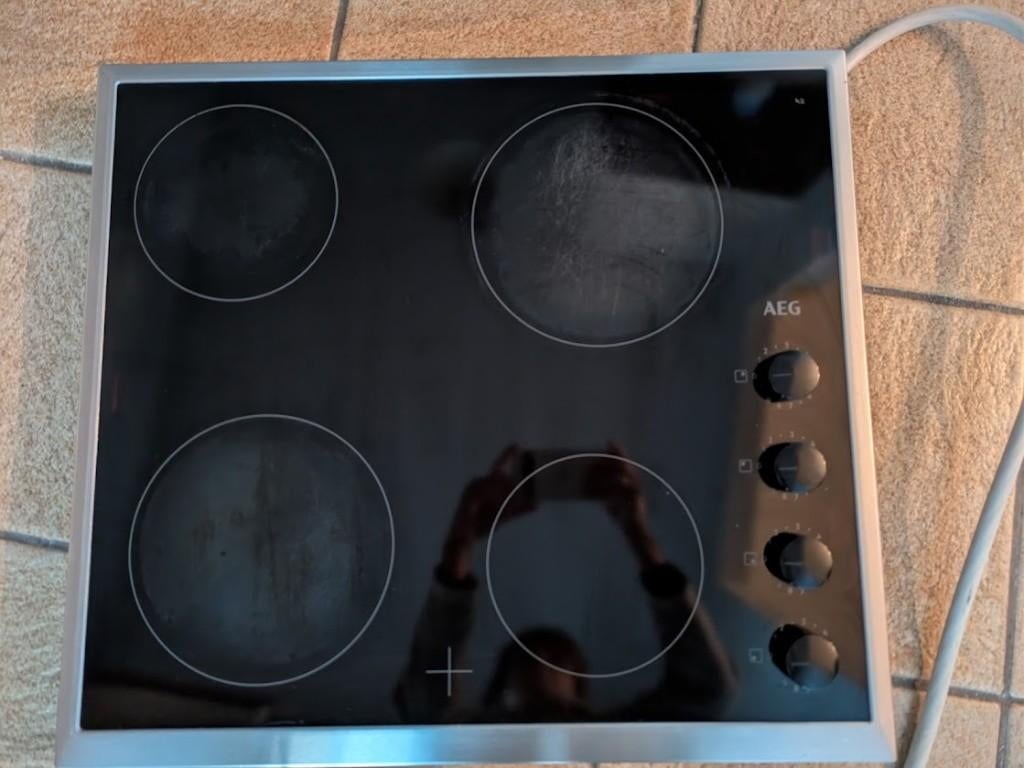 Plaque vitro-céramique, Electroménager, 4 zones de cuisson, Enlèvement, Utilisé, Encastré