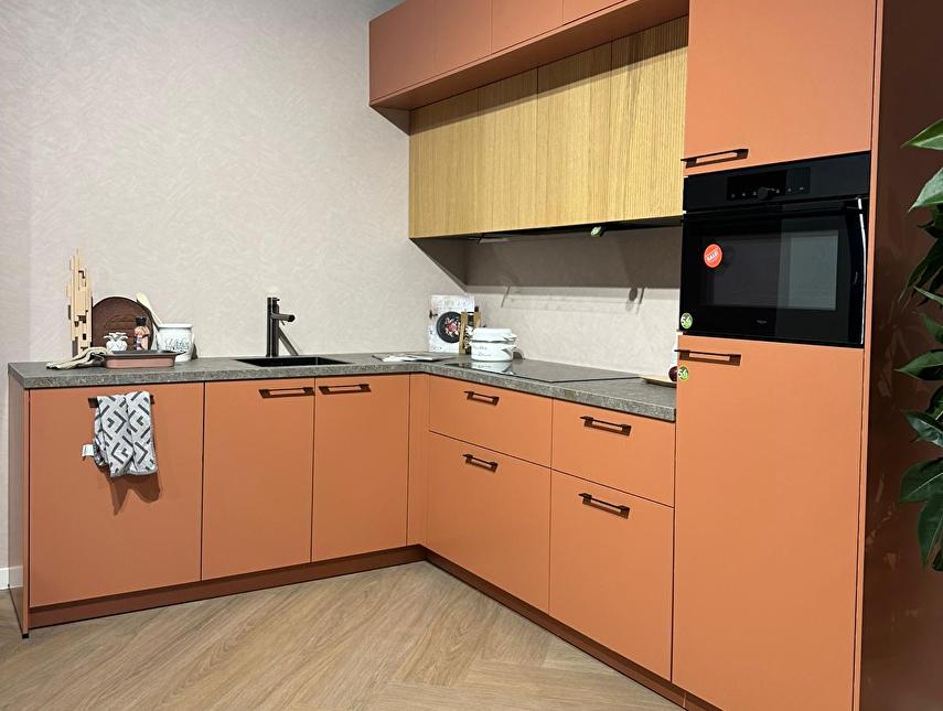 NIEUW Showroom Hoekkeuken + Apparatuur GEDEMONTEERD, Huis en Inrichting, Ophalen of Verzenden, Nieuw, Graniet of Steen, Hoekkeuken