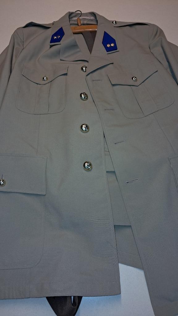 BELGIQUE - ABL - TENUE ETE LIEUTENANT LOGISTIQUE - 1977, Enlèvement ou Envoi, Armée de terre, Vêtements ou Chaussures