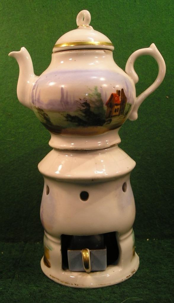 TISANIERE 19e EN PORCELAINE/DECOR POLYCHROME DE VILLAGE, Antiquités & Art, Enlèvement ou Envoi
