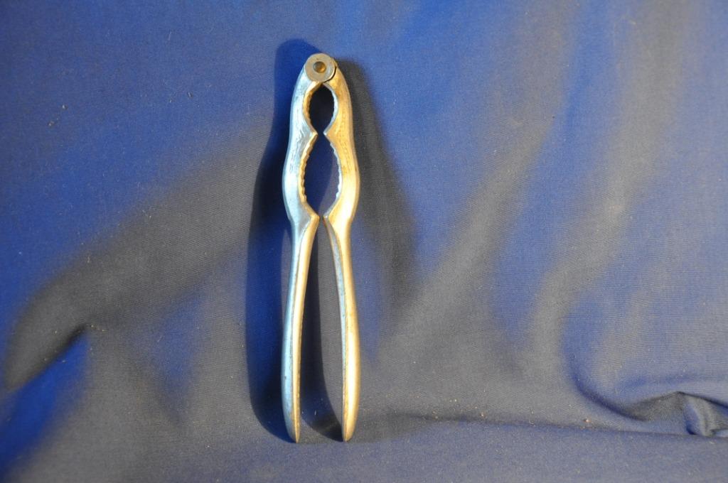 §  casse noix et noisette en aluminum junger, Enlèvement ou Envoi