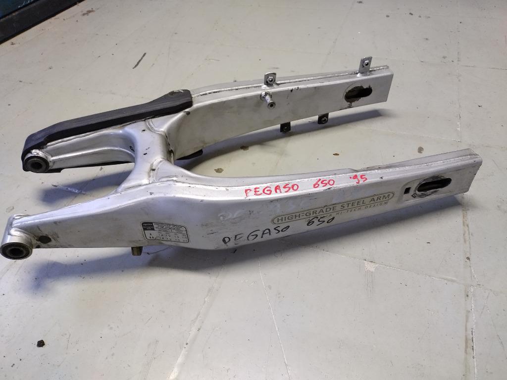 aprilia pegaso 650 van '92-'96 achterbrug, Enlèvement ou Envoi, Utilisé