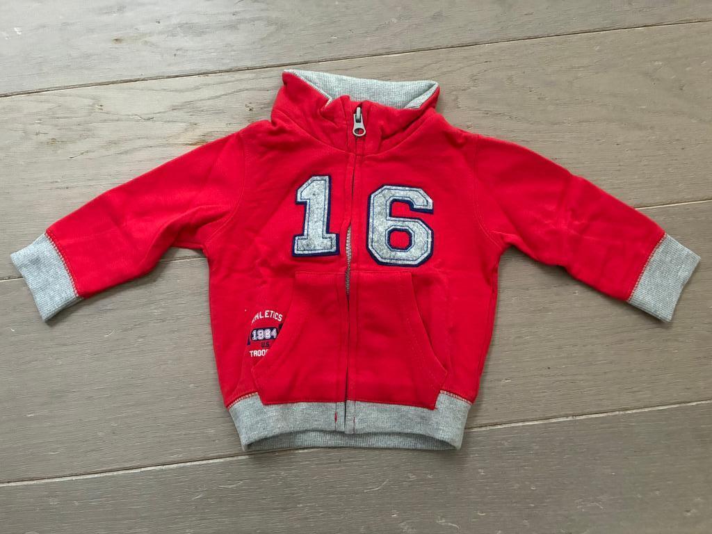 Rood Jogging Jasje van Zara (Maat 74 / 6-9 maand), Enfants & Bébés, Vêtements de bébé | Taille 74, Garçon, Enlèvement ou Envoi