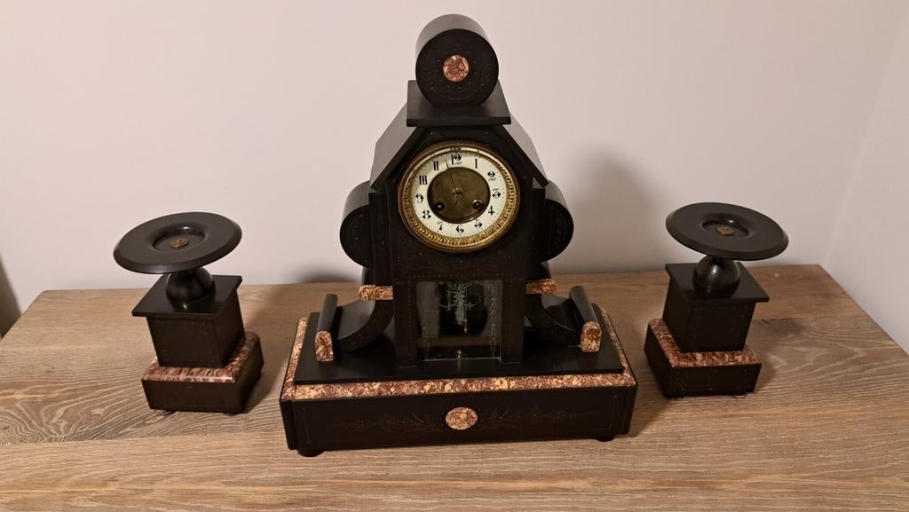 Horloge ancienne avec 2 ornements en marbre noir, Enlèvement