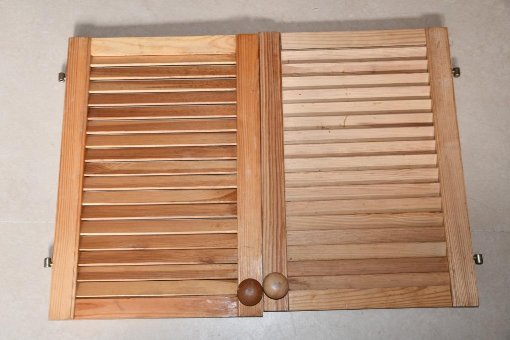 2 massief grenen kastdeuren met lamellen 55,5 x 38,5, Minder dan 50 cm, Lamellen, Ophalen of Verzenden, Zo goed als nieuw