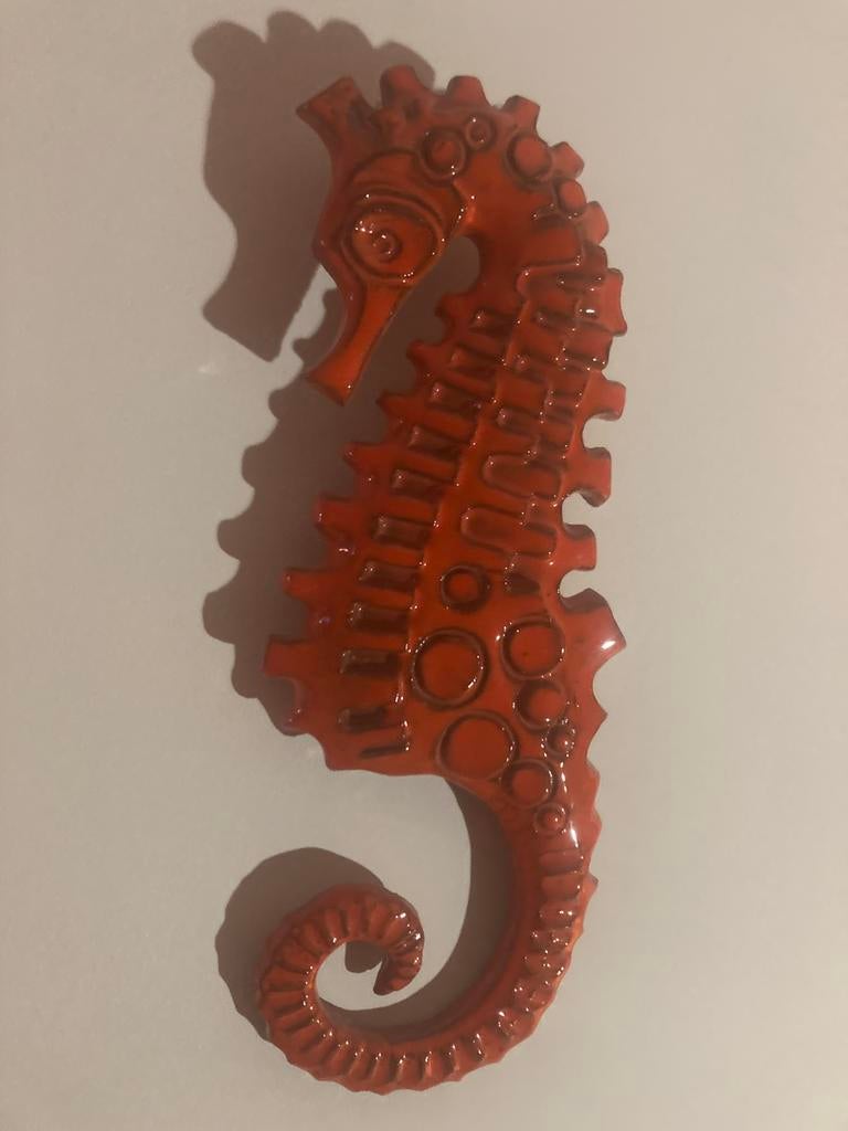 Hippocampe en céramique fait main — rouge brillant, Enlèvement