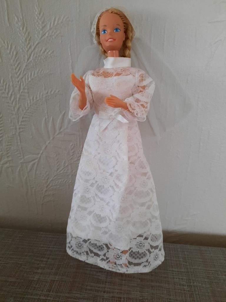 Vintage bruidsjurk voor Fleur, Sindy of Barbie, Verzamelen, Ophalen of Verzenden, Zo goed als nieuw, Pop