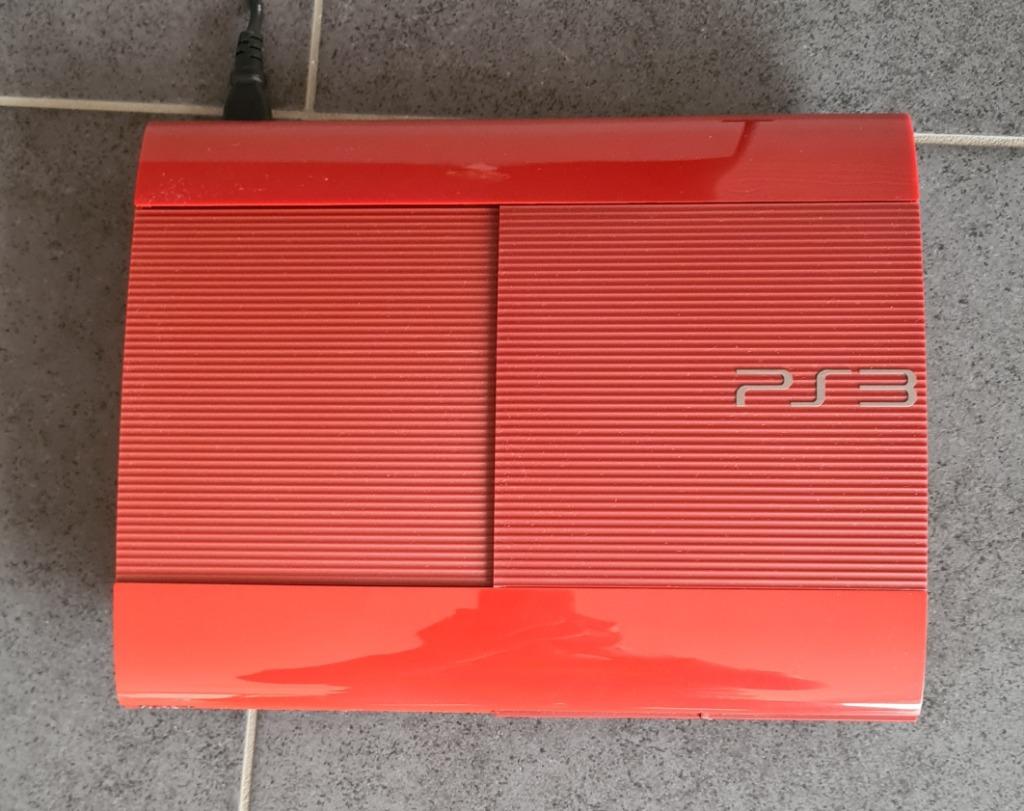 Ps3 met controllers, Games en Spelcomputers, Spelcomputers | Sony PlayStation 3, Ophalen of Verzenden, Zo goed als nieuw