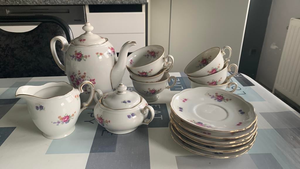 Wawel porseleine koffieservies, Enlèvement