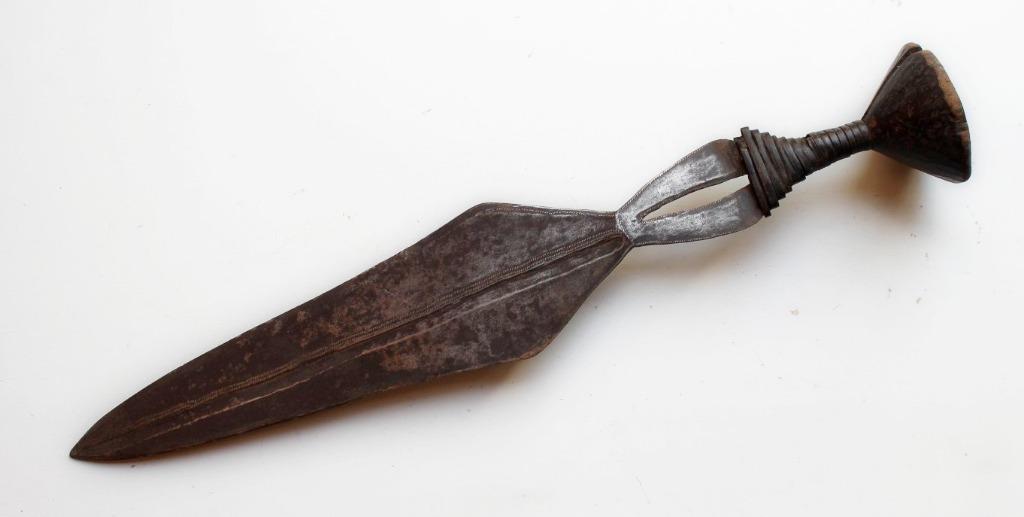 ancienne épée NGOMBE du Congo, Antiquités & Art, Enlèvement ou Envoi