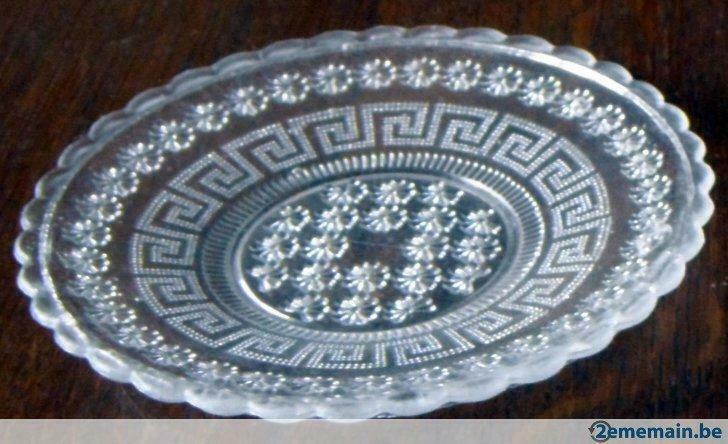 Sous-verre en cristal finement ciselé: 17 pièces disponibles