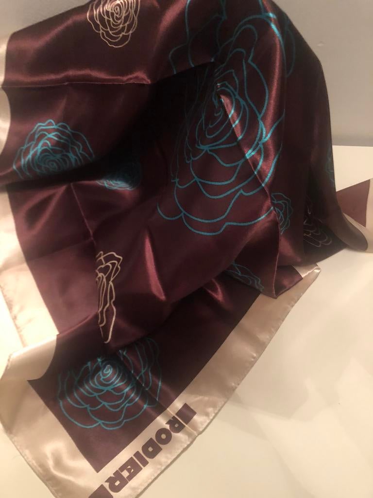 Foulard Rodier carré 70 sur 70cm, Neuf, Écharpe
