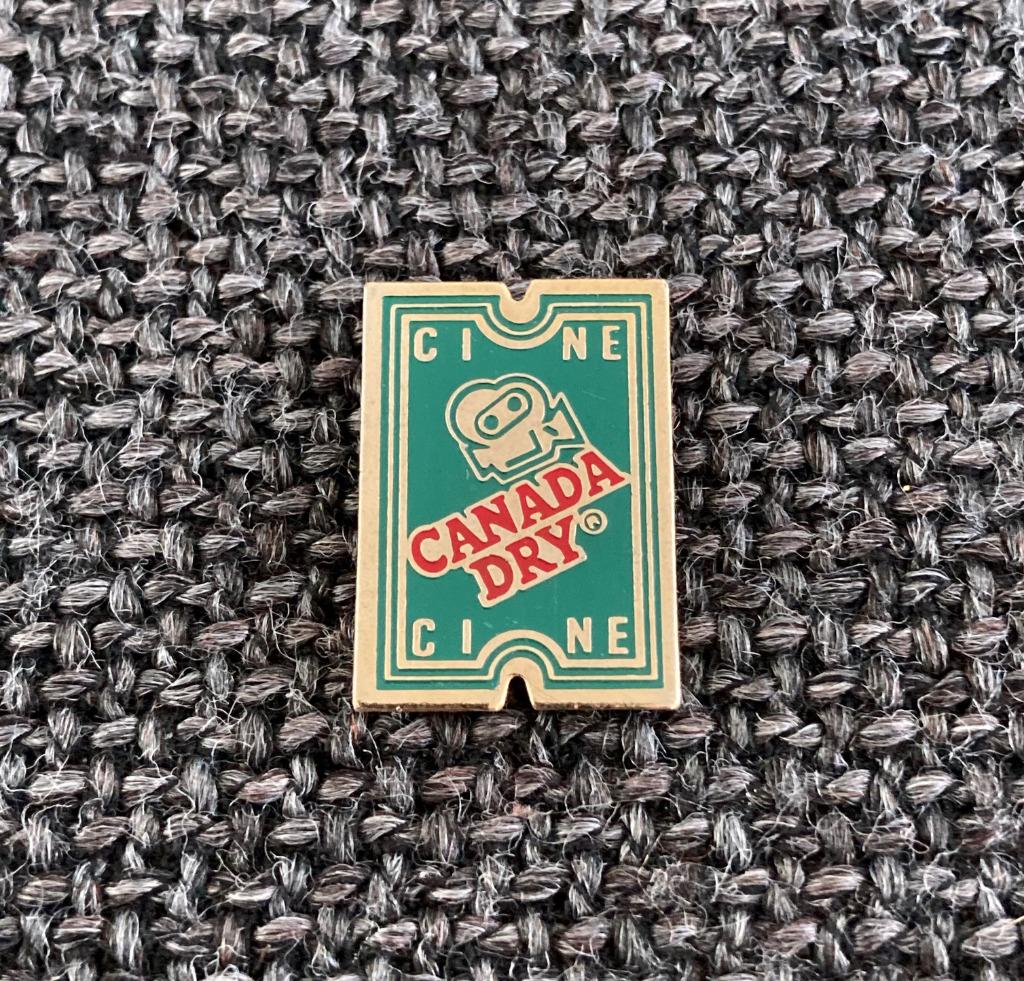 PIN - CANADA DRY - CINE - CINEMA - LIMONADE - LEMONADE, Envoi, Utilisé, Marque, Insigne ou Pin's