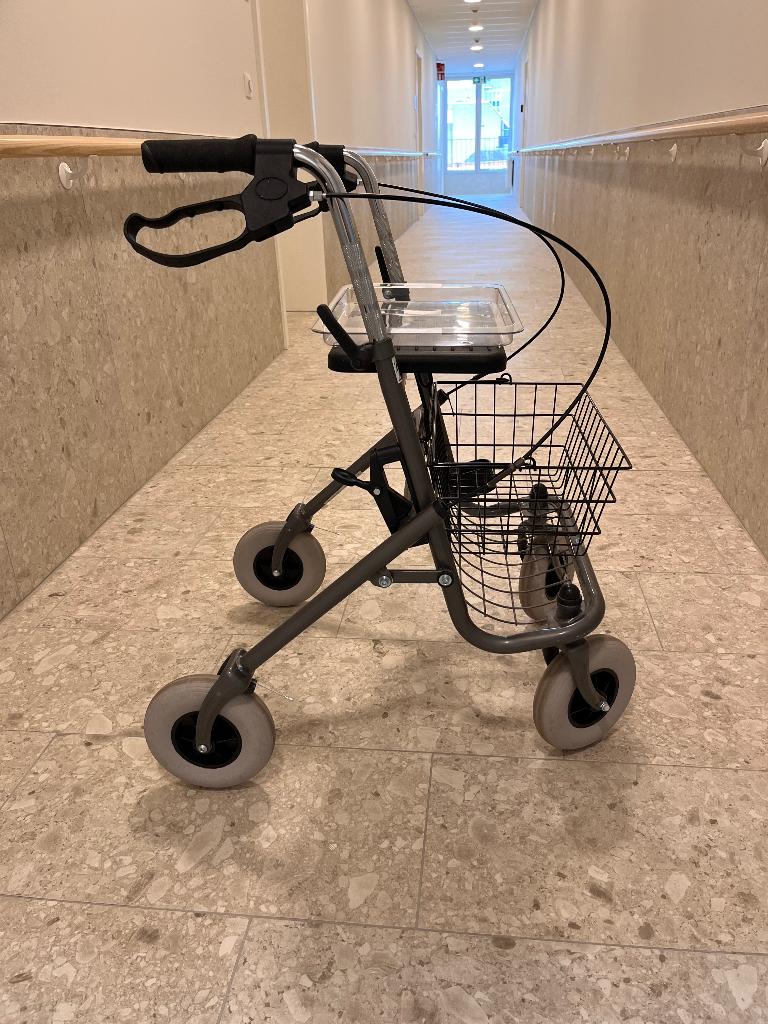Loophulp, Diversen, Rollators, Ophalen, Opvouwbaar, Gebruikt