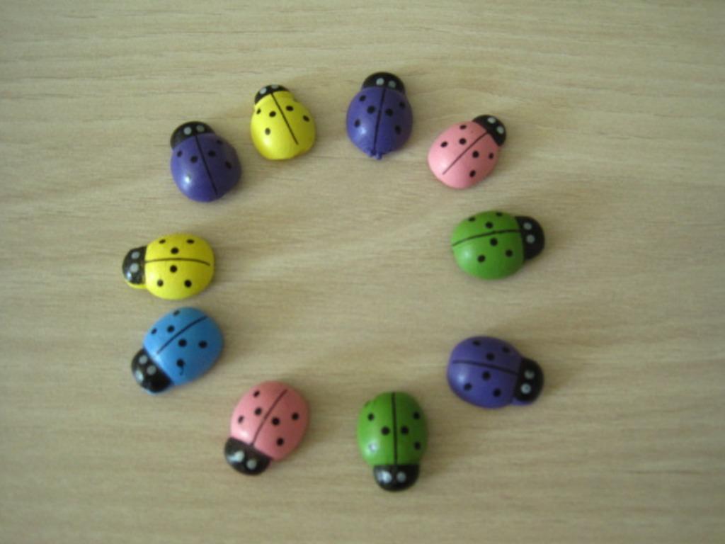 Set 10 zelfklevende lieveheersbeestjes, Kinderen en Baby's, Ophalen of Verzenden, Zo goed als nieuw, Knutselen
