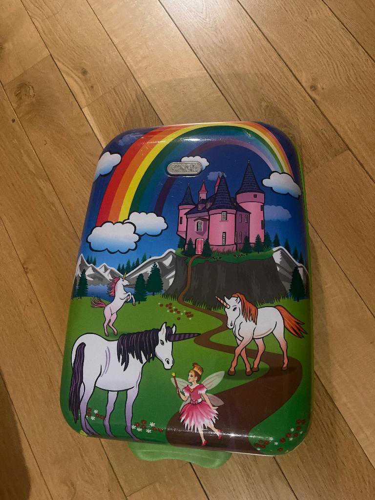 Kinderkoffer KARRY, Ophalen, Gebruikt, Hard kunststof, Wieltjes