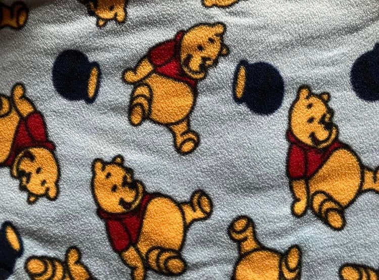Winnie THE Pooh fleece stof 150/145 cm, Overige materialen, Blauw, 120 cm of meer, Nieuw