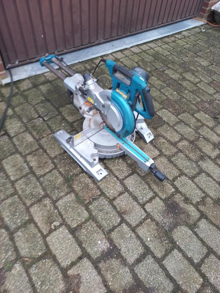 Makita LS1018L, Ophalen