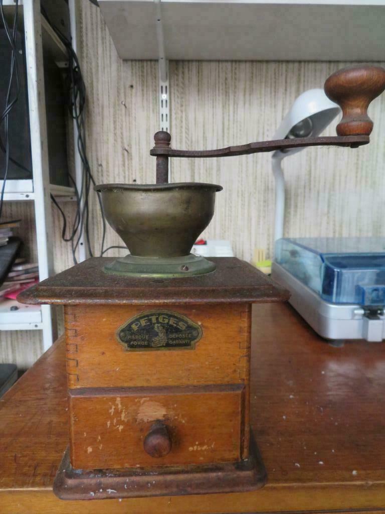 Koffiemolen, Ophalen