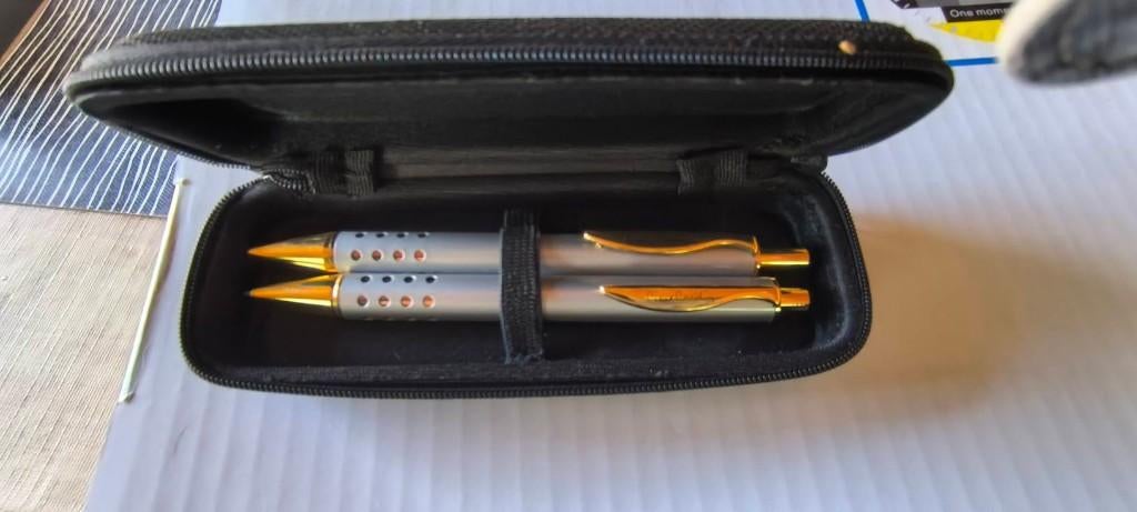 Cardin pierre Stylo bic et porte mine, Collections, Enlèvement ou Envoi, Utilisé, Stylo