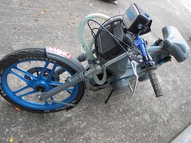 Honda camino wallaroo mbk 51 peugeot 103 : radiator, Fietsen en Brommers, Ophalen, Nieuw, Blok, Honda camino wallaroo Peugeot 103 mbk 51