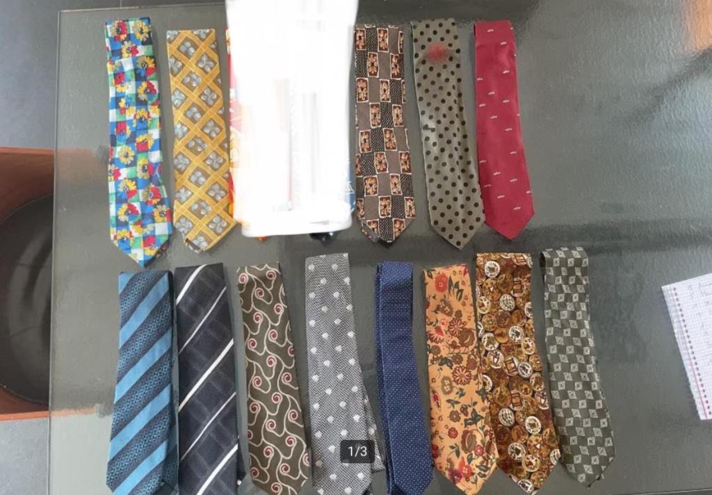 13 stropdassen ARMANI-VERSACE-GAULTIER-KENZO…, Enlèvement, Comme neuf