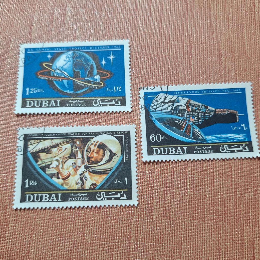 3 postzegels van Dubai, Ophalen of Verzenden, Gestempeld